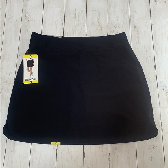 New! 32 degrees Black Skort 2 pockets - Picture 2 of 7